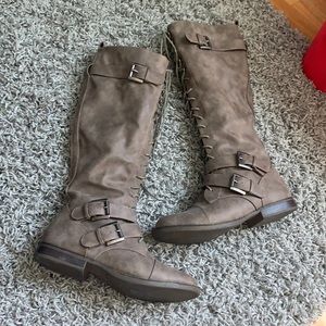 Below knee riding boots